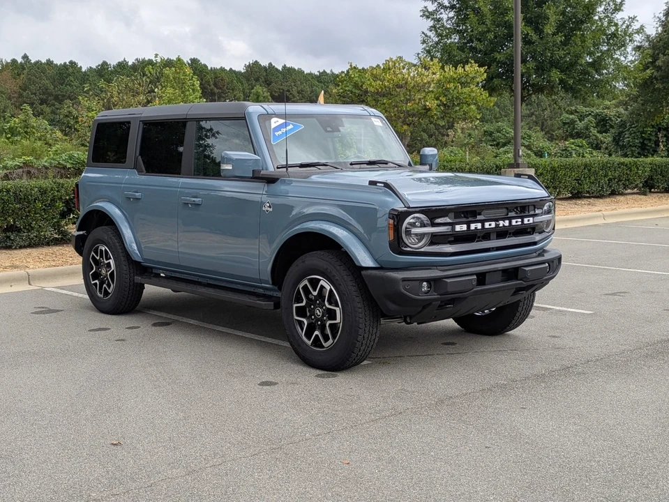 2023 Ford Bronco 6th Gen - Image 2 of 12
