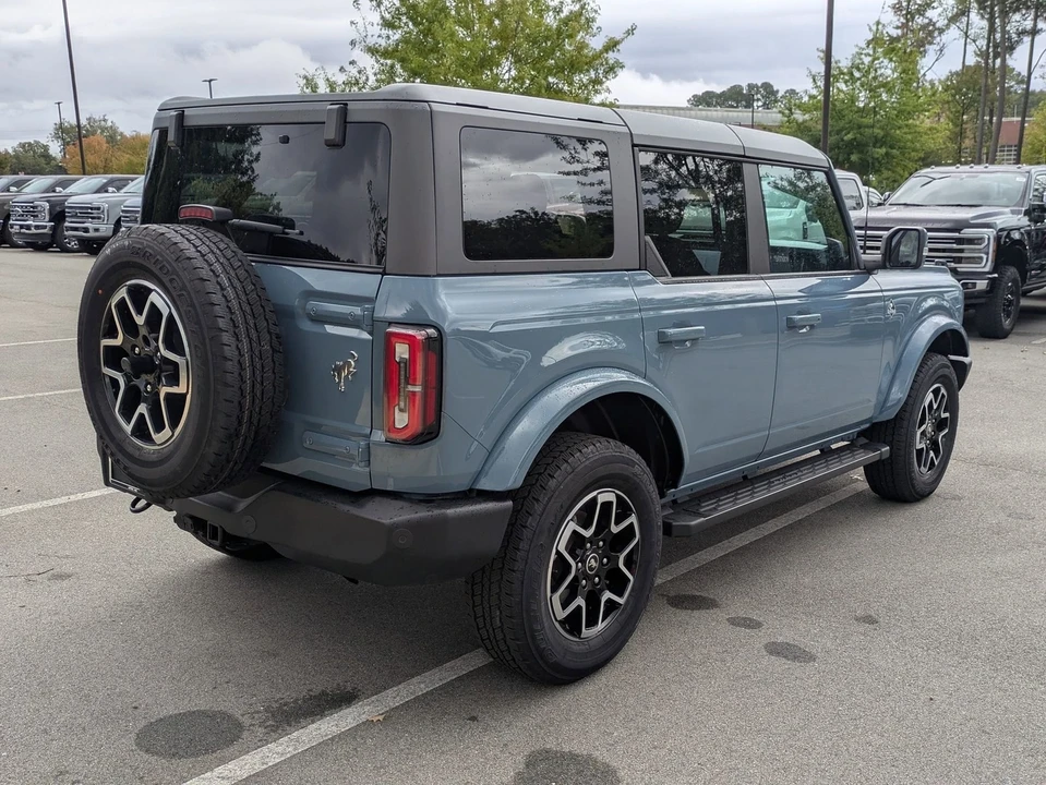 2023 Ford Bronco 6th Gen - Image 4 of 12
