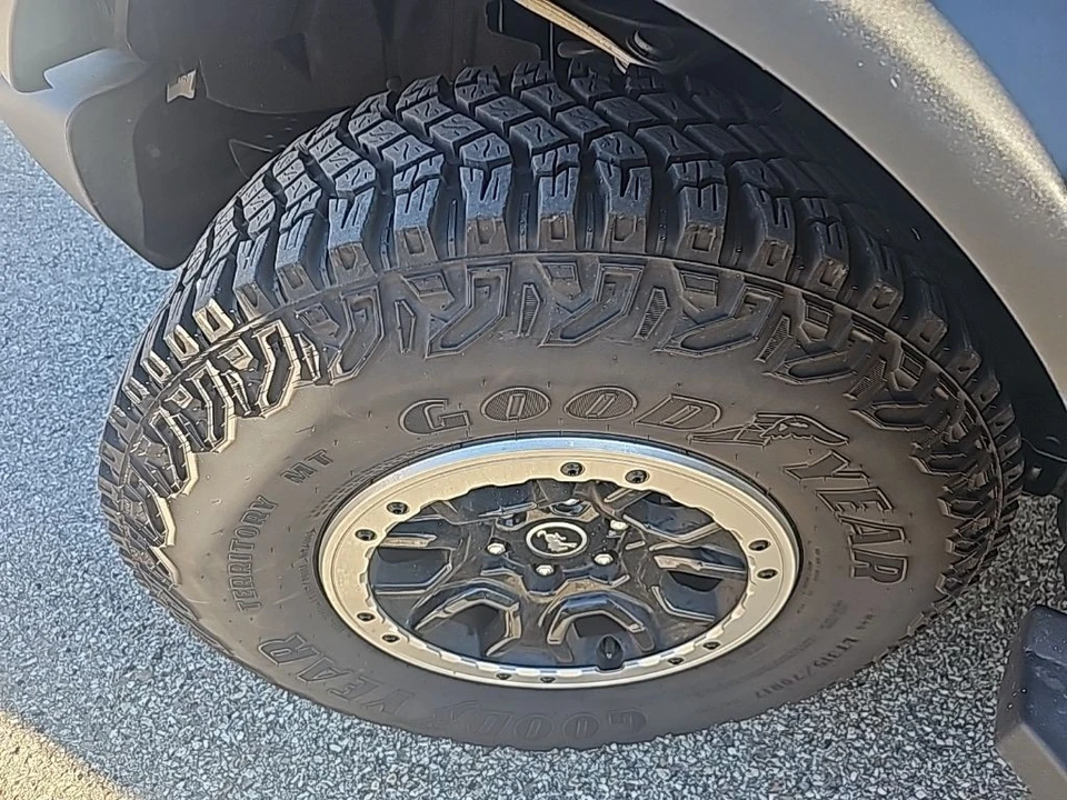 2023 Ford Bronco 6th Gen - Image 9 of 12