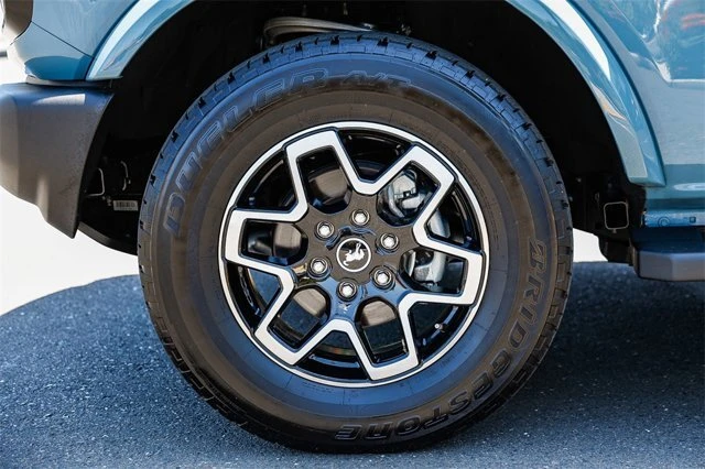 2023 Ford Bronco 6th Gen - Image 9 of 12