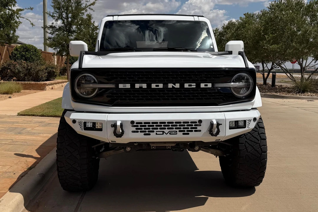 2023 Ford Bronco 6th Gen - Image 2 of 31