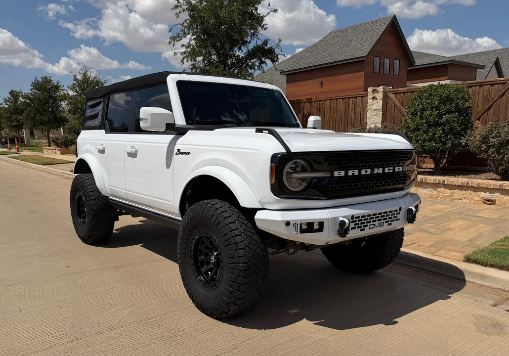 2023 Ford Bronco 6th Gen - Image 9 of 31