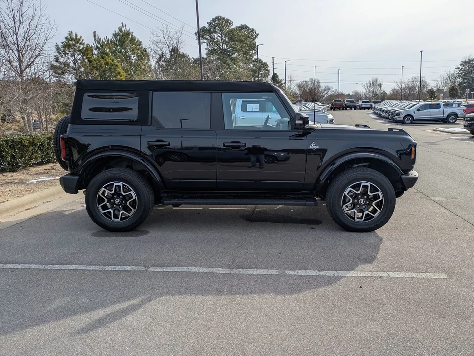 2023 Ford Bronco 6th Gen - Image 3 of 21