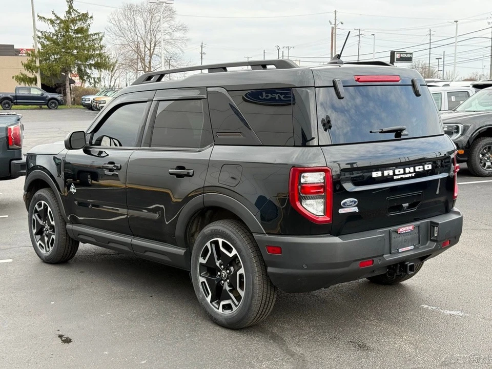 2023 Ford Bronco 6th Gen - Image 5 of 12