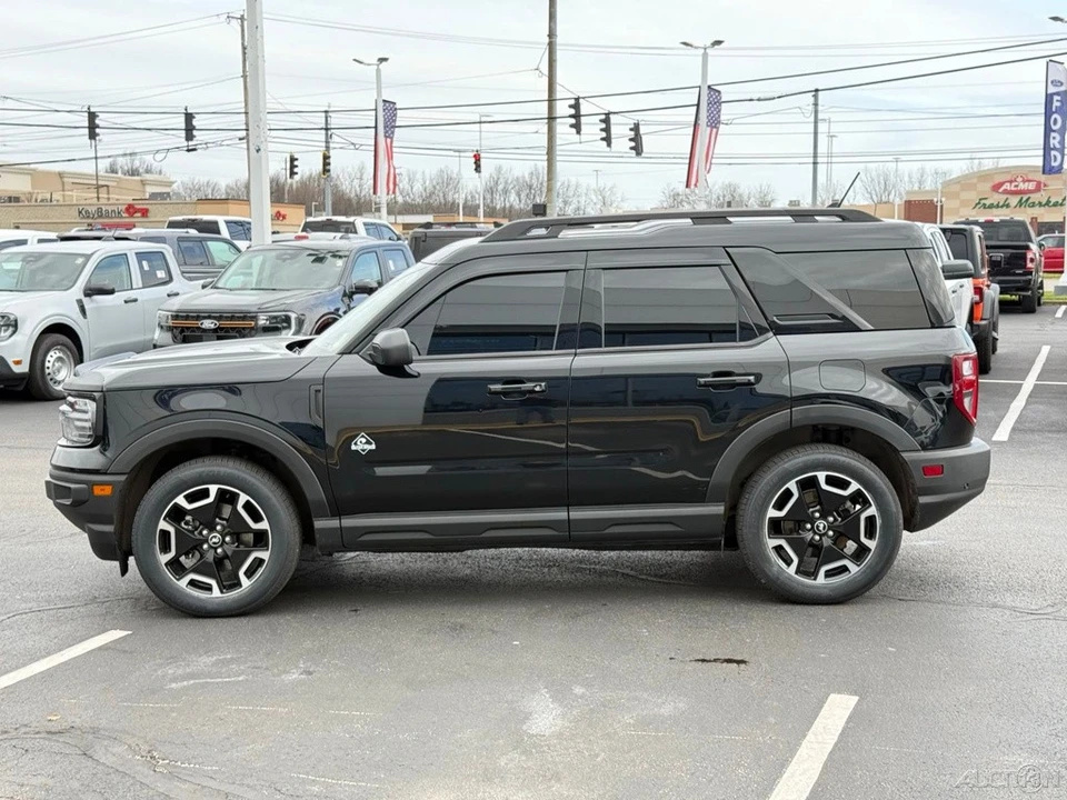 2023 Ford Bronco 6th Gen - Image 6 of 12