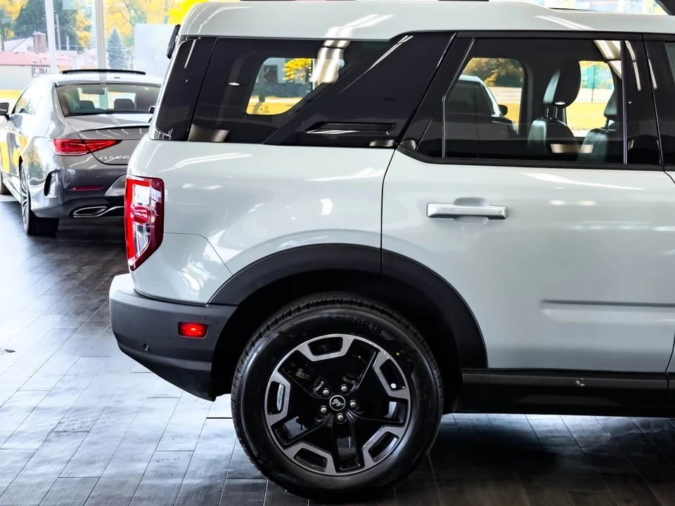 2023 Ford Bronco 6th Gen - Image 15 of 21