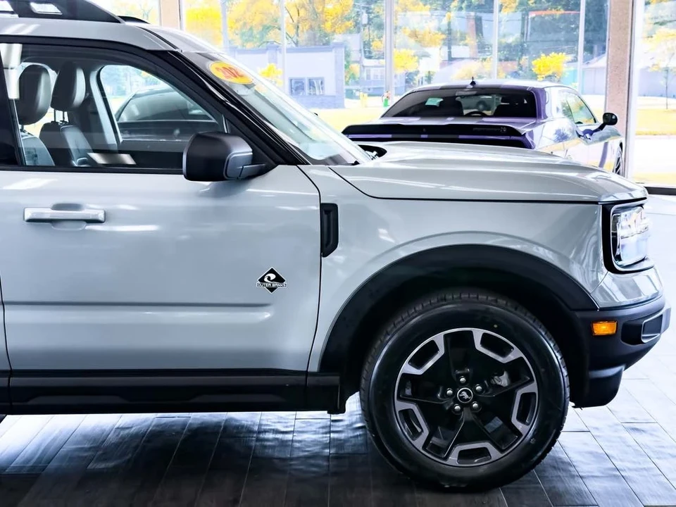 2023 Ford Bronco 6th Gen - Image 16 of 21