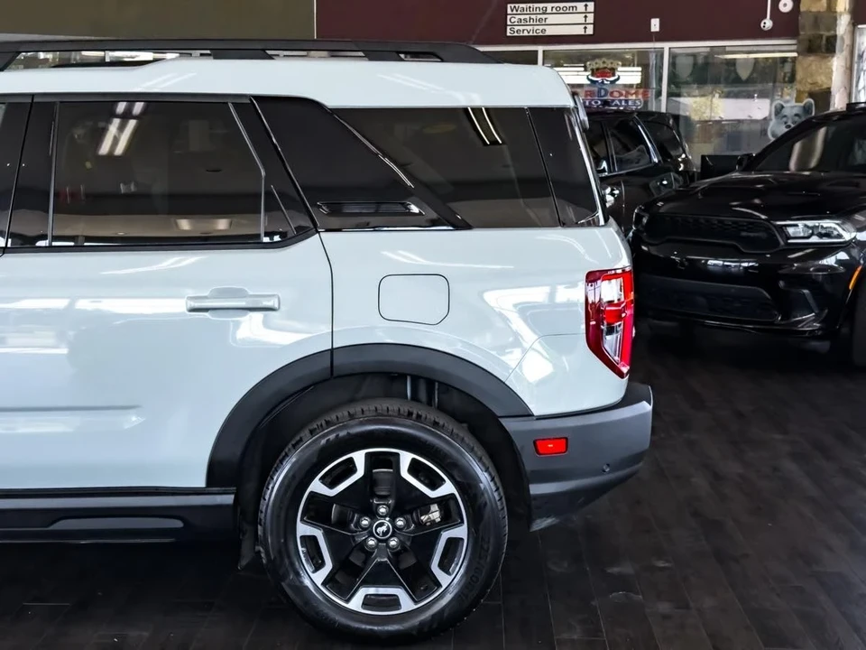 2023 Ford Bronco 6th Gen - Image 10 of 21