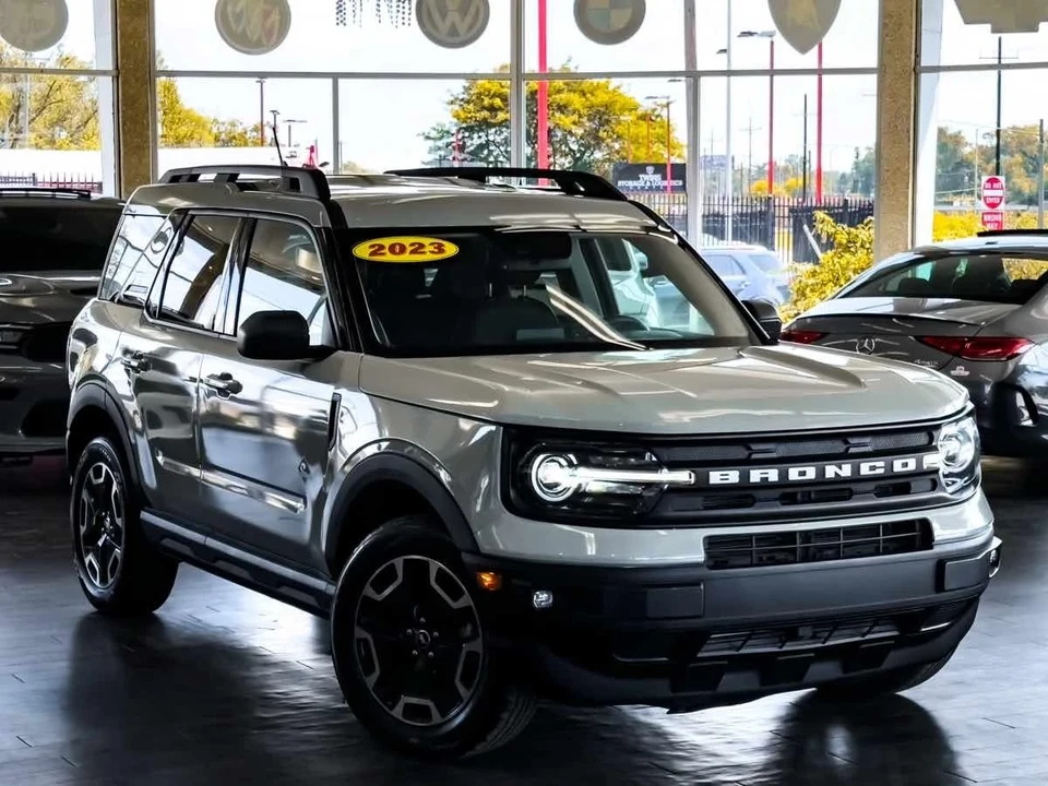 2023 Ford Bronco 6th Gen - Image 2 of 21