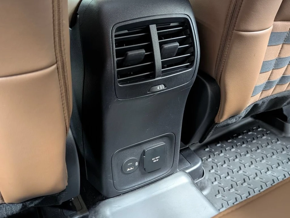 2023 Ford Bronco 6th Gen - Image 16 of 28