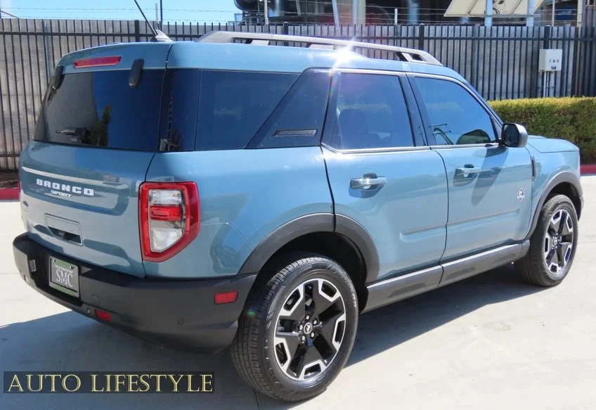 2023 Ford Bronco 6th Gen - Image 10 of 31