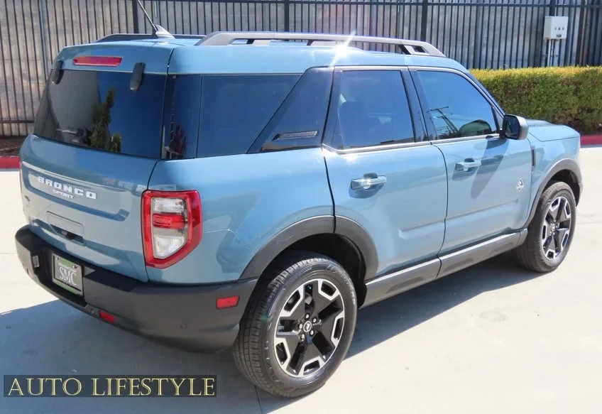 2023 Ford Bronco 6th Gen - Image 8 of 31