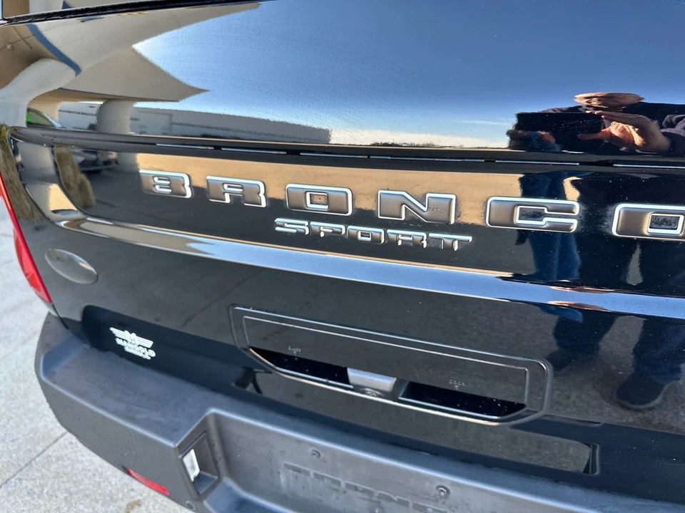 2023 Ford Bronco 6th Gen - Image 11 of 12