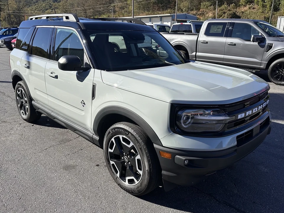 2023 Ford Bronco 6th Gen - Image 4 of 12