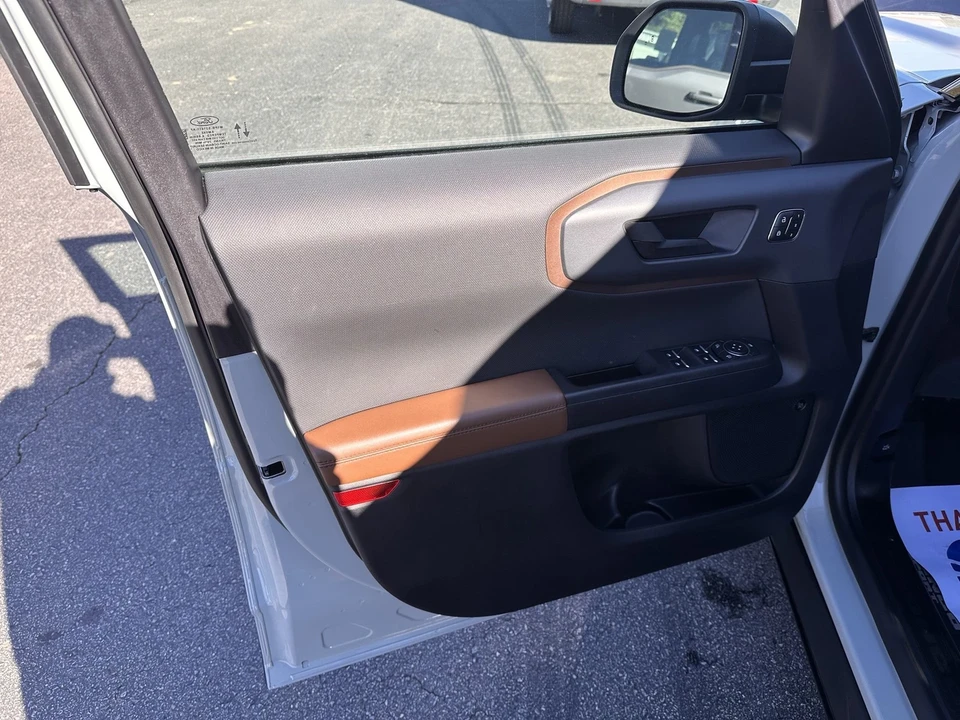 2023 Ford Bronco 6th Gen - Image 9 of 12
