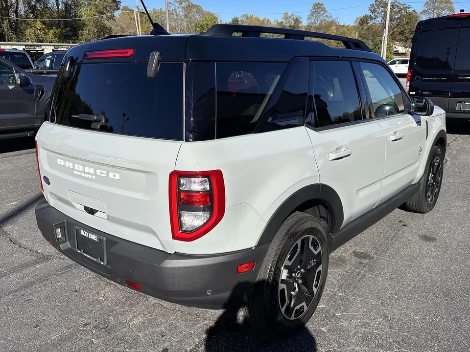 2023 Ford Bronco 6th Gen - Image 6 of 12