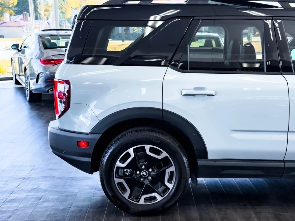 2023 Ford Bronco 6th Gen - Image 17 of 21