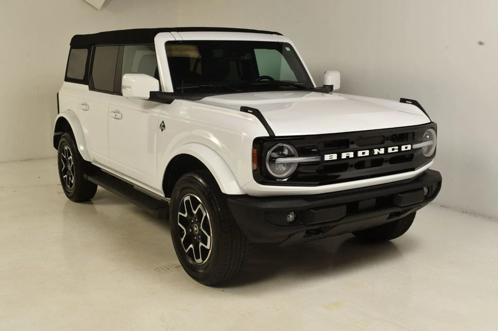 2023 Ford Bronco 6th Gen - Image 9 of 12