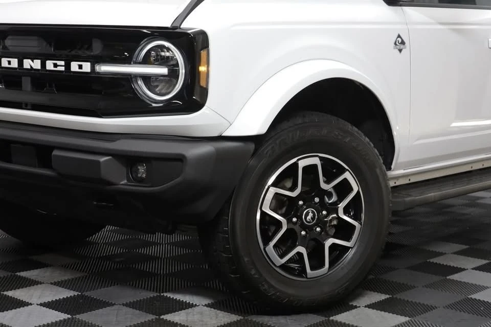 2023 Ford Bronco 6th Gen - Image 3 of 19