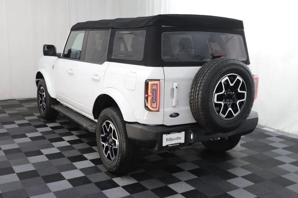 2023 Ford Bronco 6th Gen - Image 14 of 19