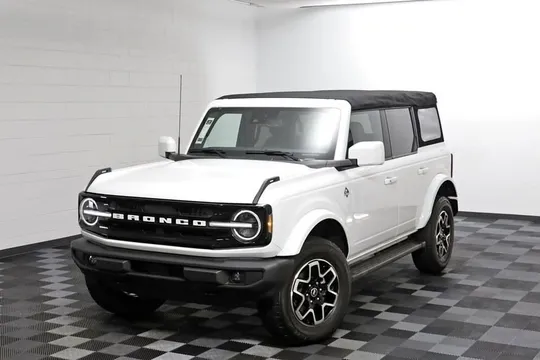 2023 Ford Bronco Outer Banks 4WD