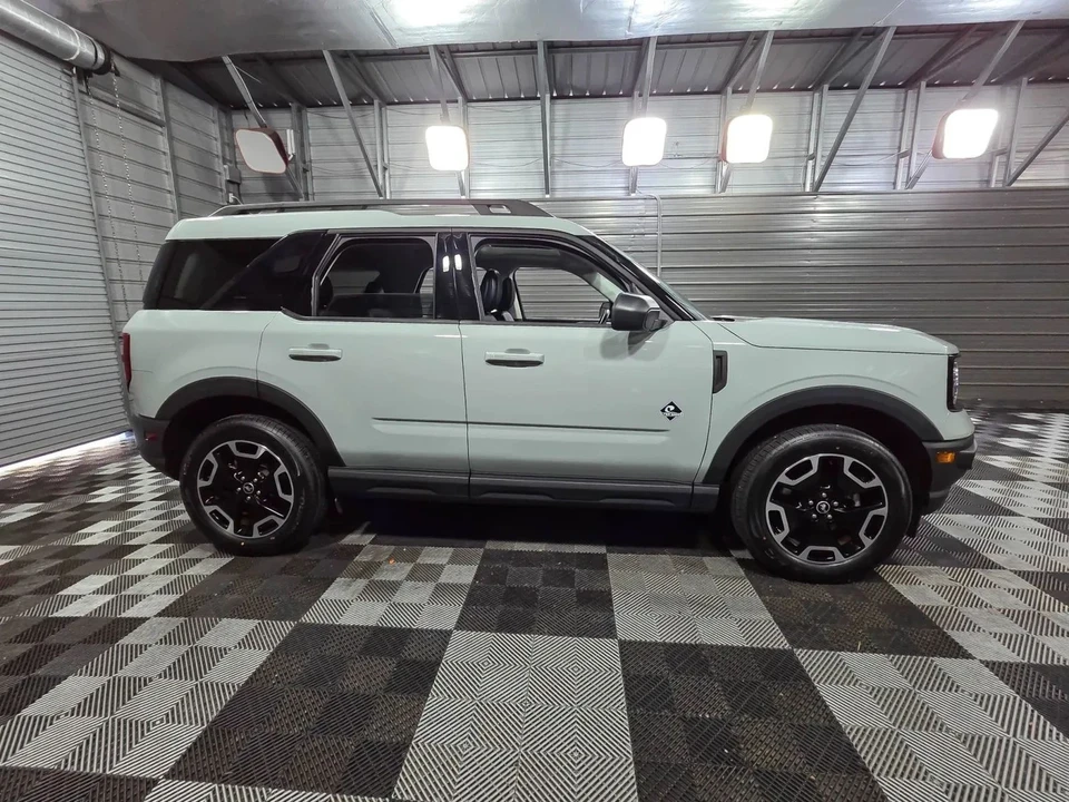 2023 Ford Bronco 6th Gen - Image 9 of 12