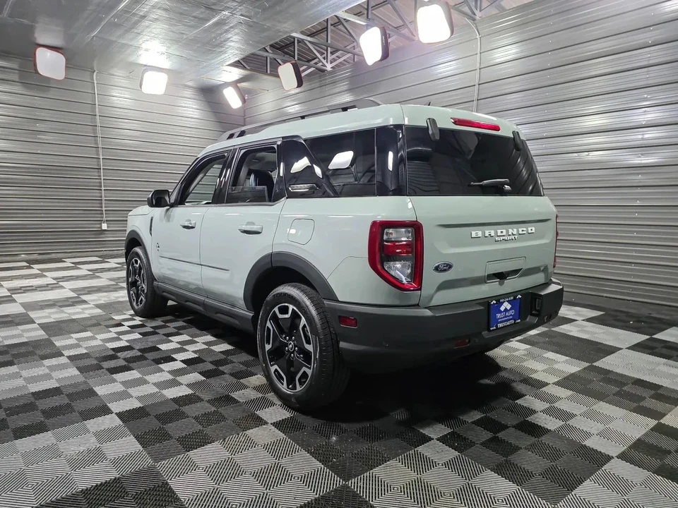 2023 Ford Bronco 6th Gen - Image 7 of 12