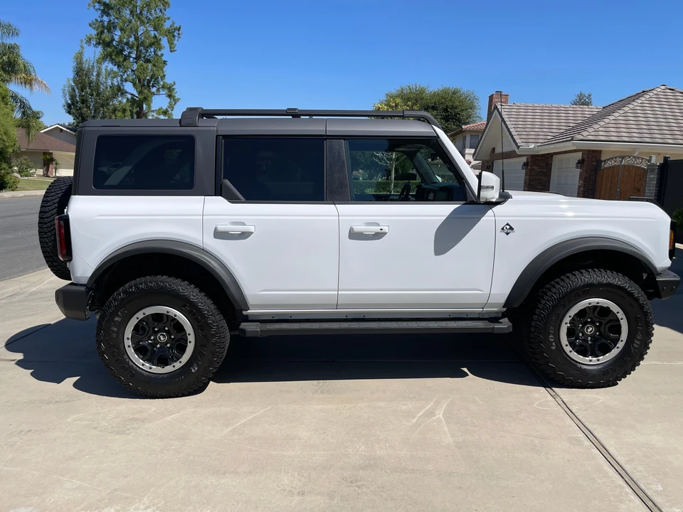 2023 Ford Bronco 6th Gen - Image 9 of 31