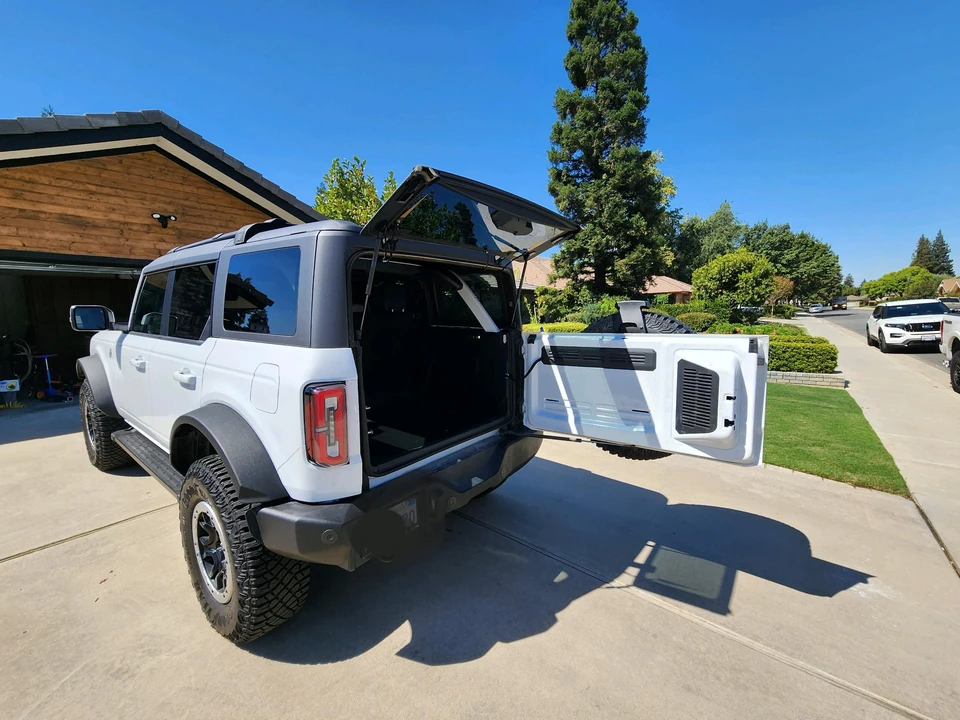 2023 Ford Bronco 6th Gen - Image 8 of 31