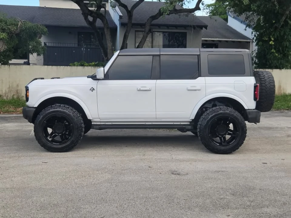 2023 Ford Bronco 6th Gen - Image 8 of 15