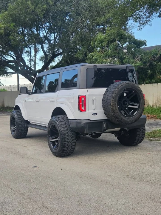 2023 Ford Bronco 6th Gen - Image 7 of 15