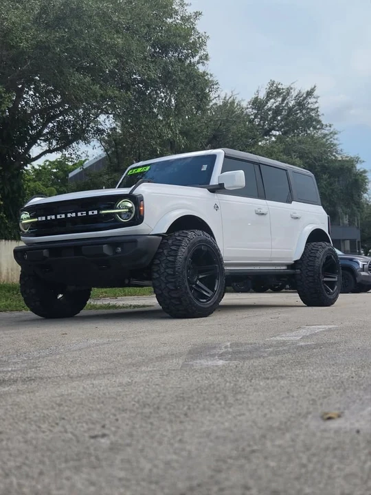 2023 Ford Bronco 6th Gen - Image 9 of 15