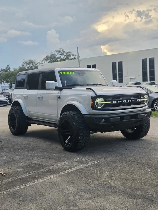 2023 Ford Bronco 6th Gen - Image 3 of 15