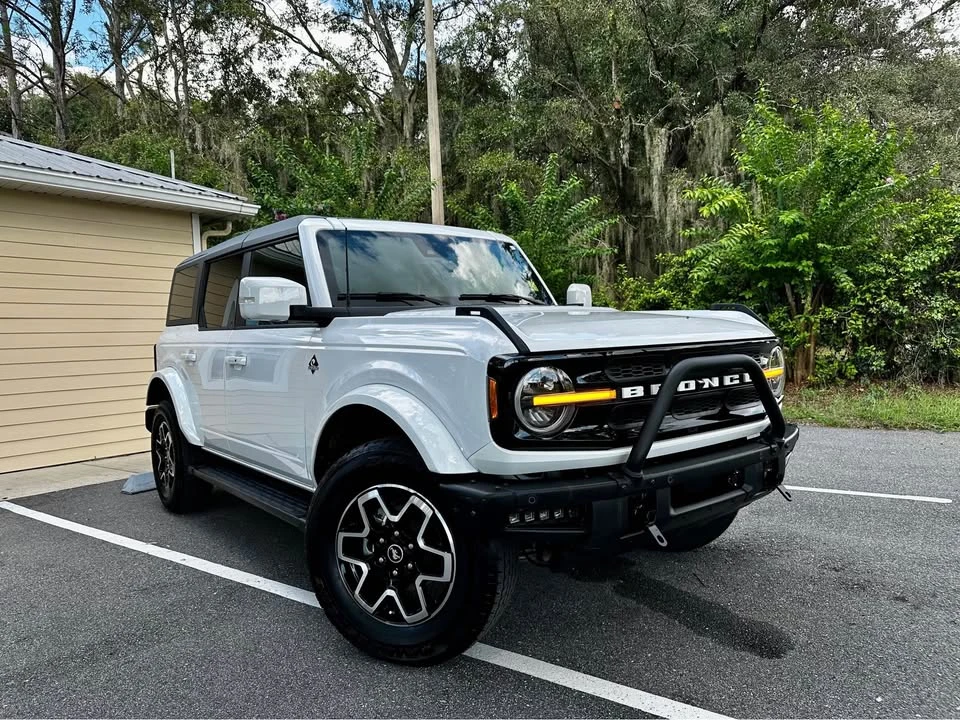 2023 Ford Bronco 6th Gen - Image 2 of 17