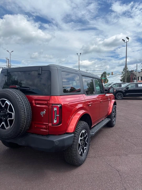2023 Ford Bronco 6th Gen - Image 3 of 15