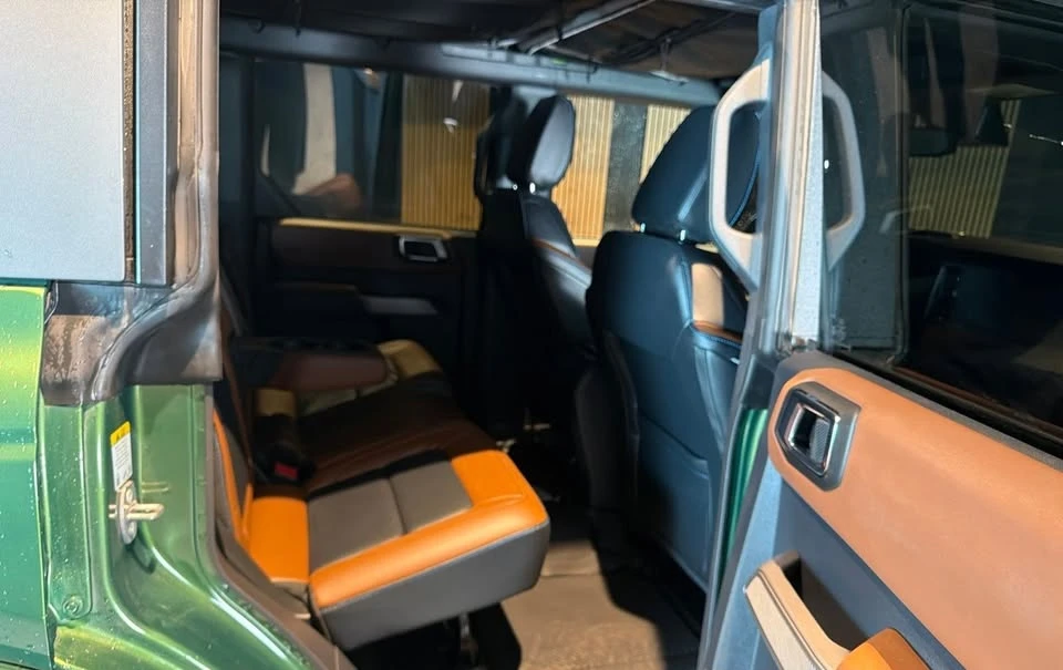 2023 Ford Bronco 6th Gen - Image 10 of 11