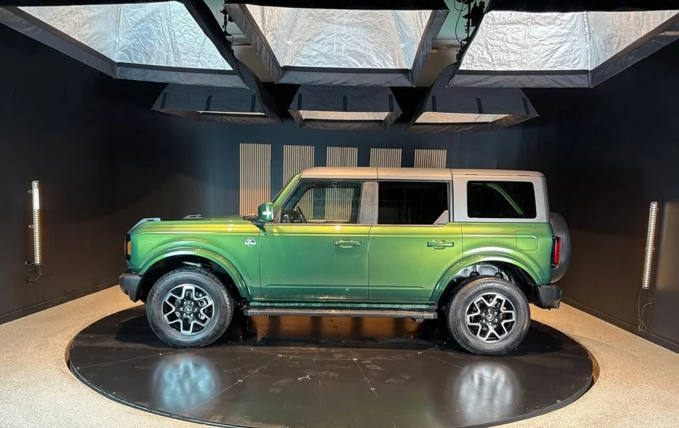 2023 Ford Bronco 6th Gen - Image 2 of 11