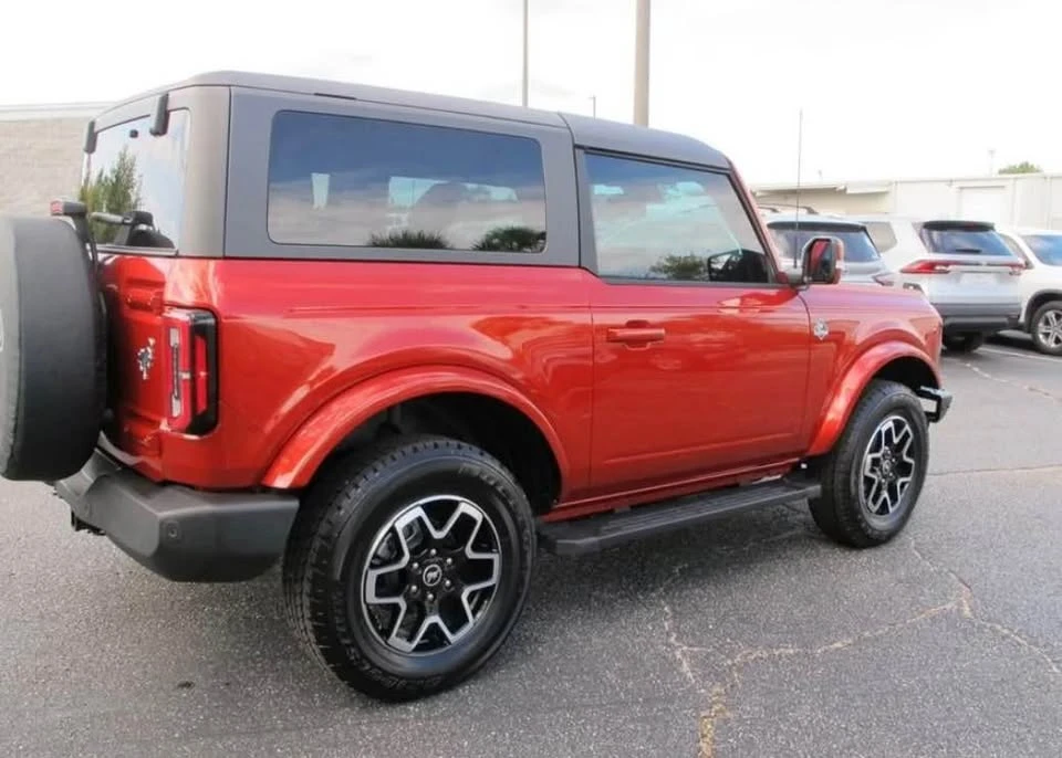 2023 Ford Bronco 6th Gen - Image 2 of 9