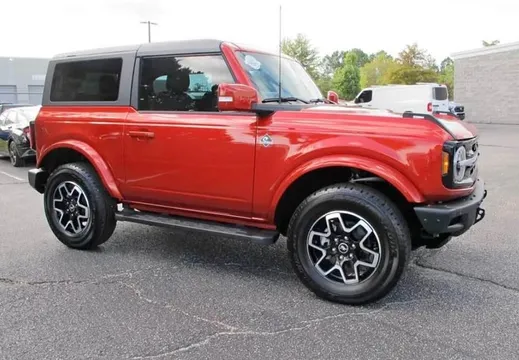 2023 Ford Bronco Outer Banks Sport Utility 2D