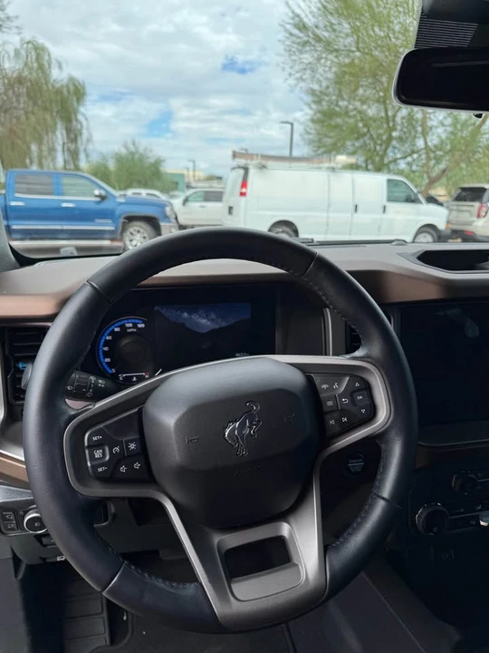 2023 Ford Bronco 6th Gen - Image 10 of 15