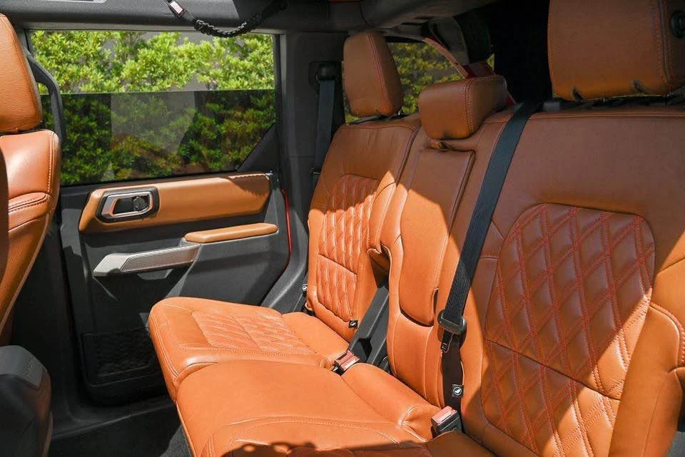 2023 Ford Bronco 6th Gen - Image 8 of 10