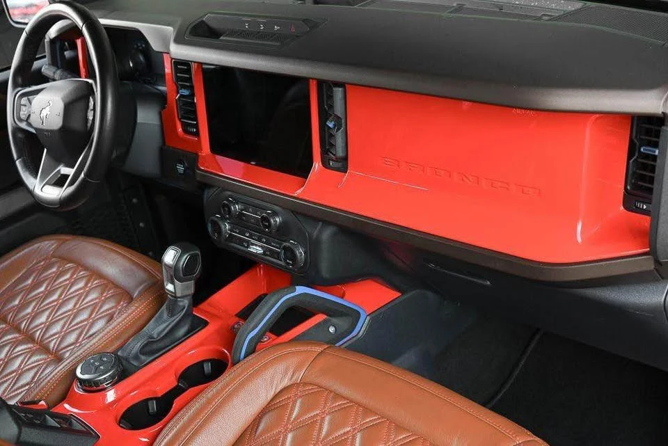 2023 Ford Bronco 6th Gen - Image 9 of 10