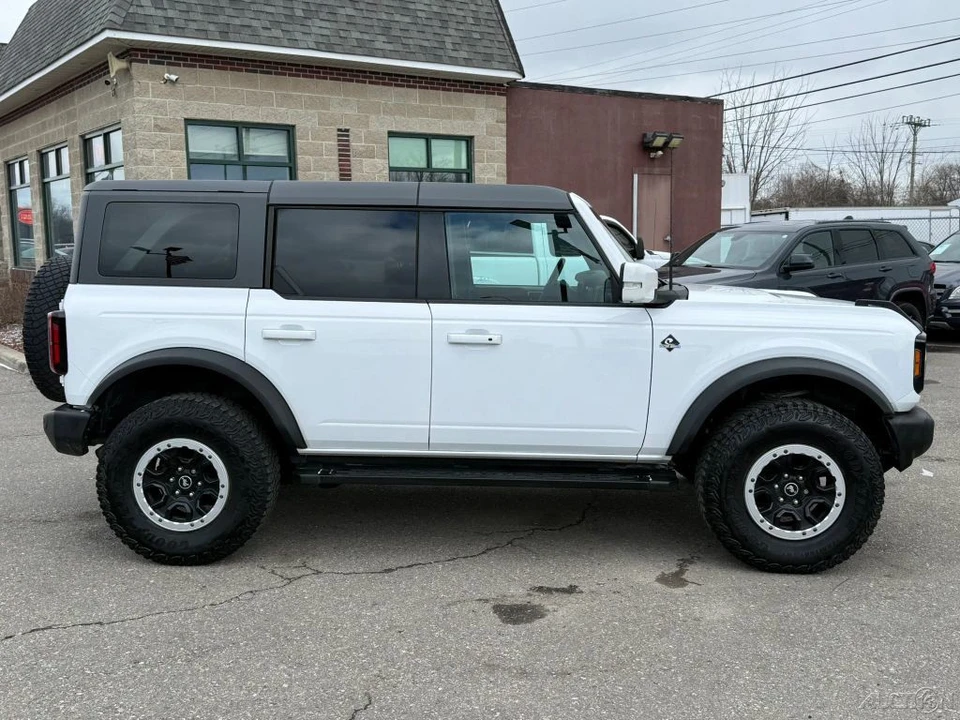 2023 Ford Bronco 6th Gen - Image 4 of 12