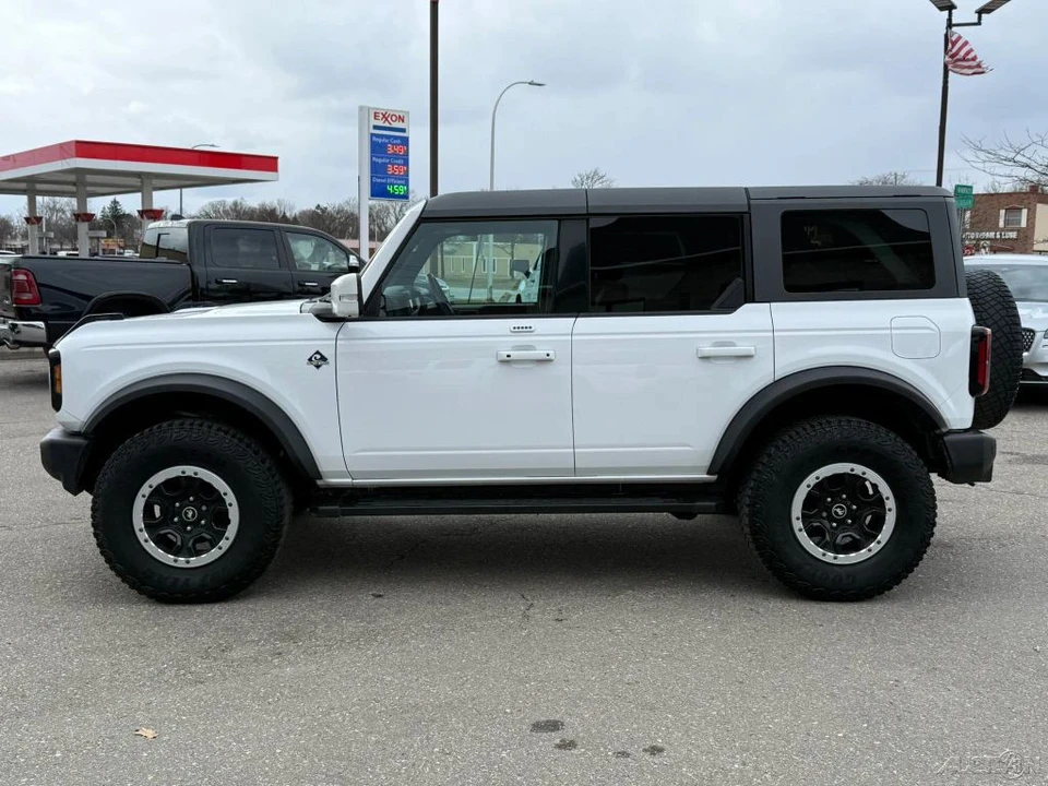 2023 Ford Bronco 6th Gen - Image 8 of 12