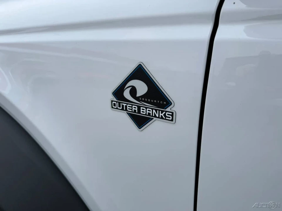 2023 Ford Bronco 6th Gen - Image 16 of 21