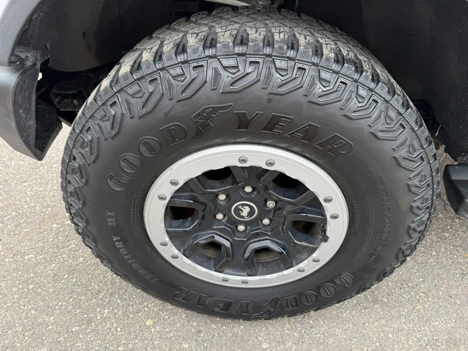 2023 Ford Bronco 6th Gen - Image 9 of 12