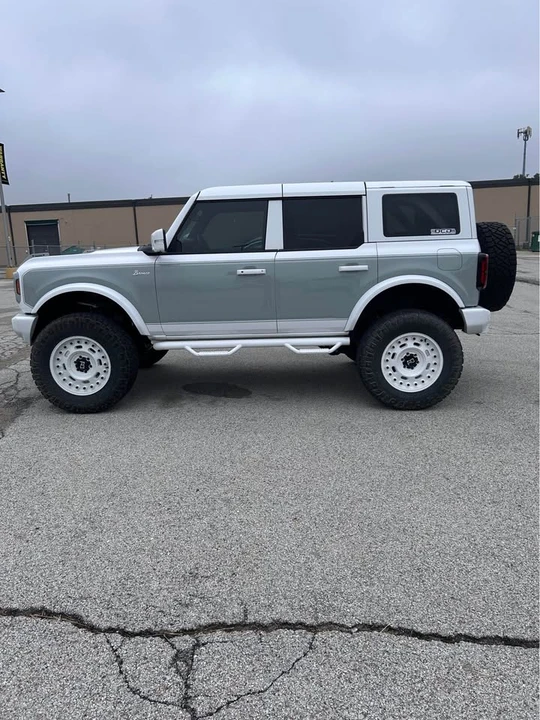 2023 Ford Bronco 6th Gen - Image 9 of 9