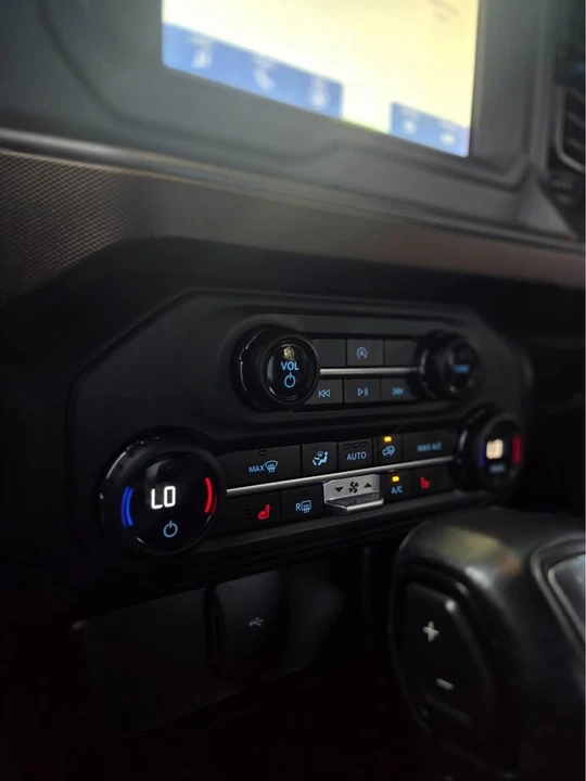 2023 Ford Bronco 6th Gen - Image 8 of 13