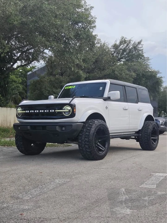 2023 Ford Bronco 6th Gen - Image 4 of 13