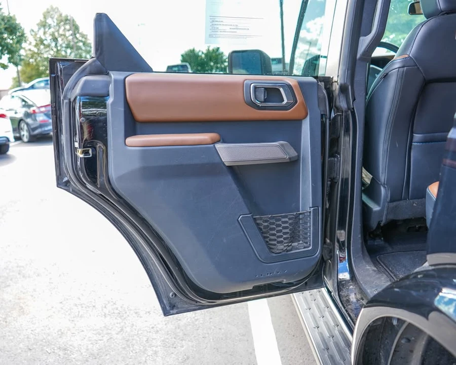 2023 Ford Bronco 6th Gen - Image 15 of 20